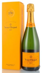 Veuve Clicquot Non Vintage Yellow Label Brut Champagne 75cl